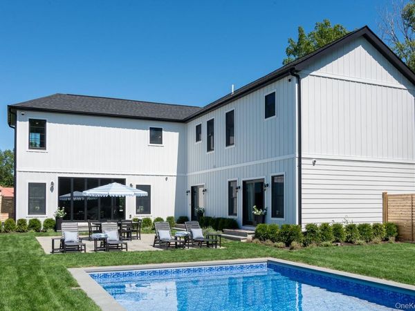 70 Arshamomaque Avenue , Southold, NY 11971