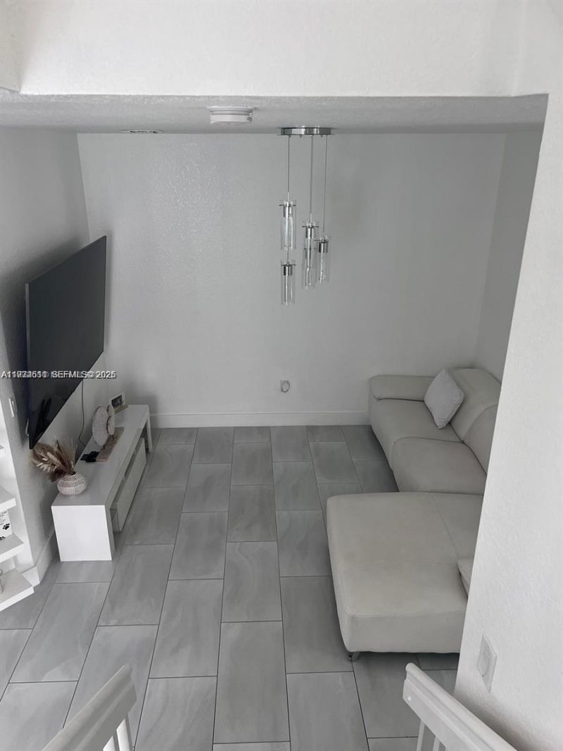 11001 W 33rd Way, Hialeah, FL 33018 Photo