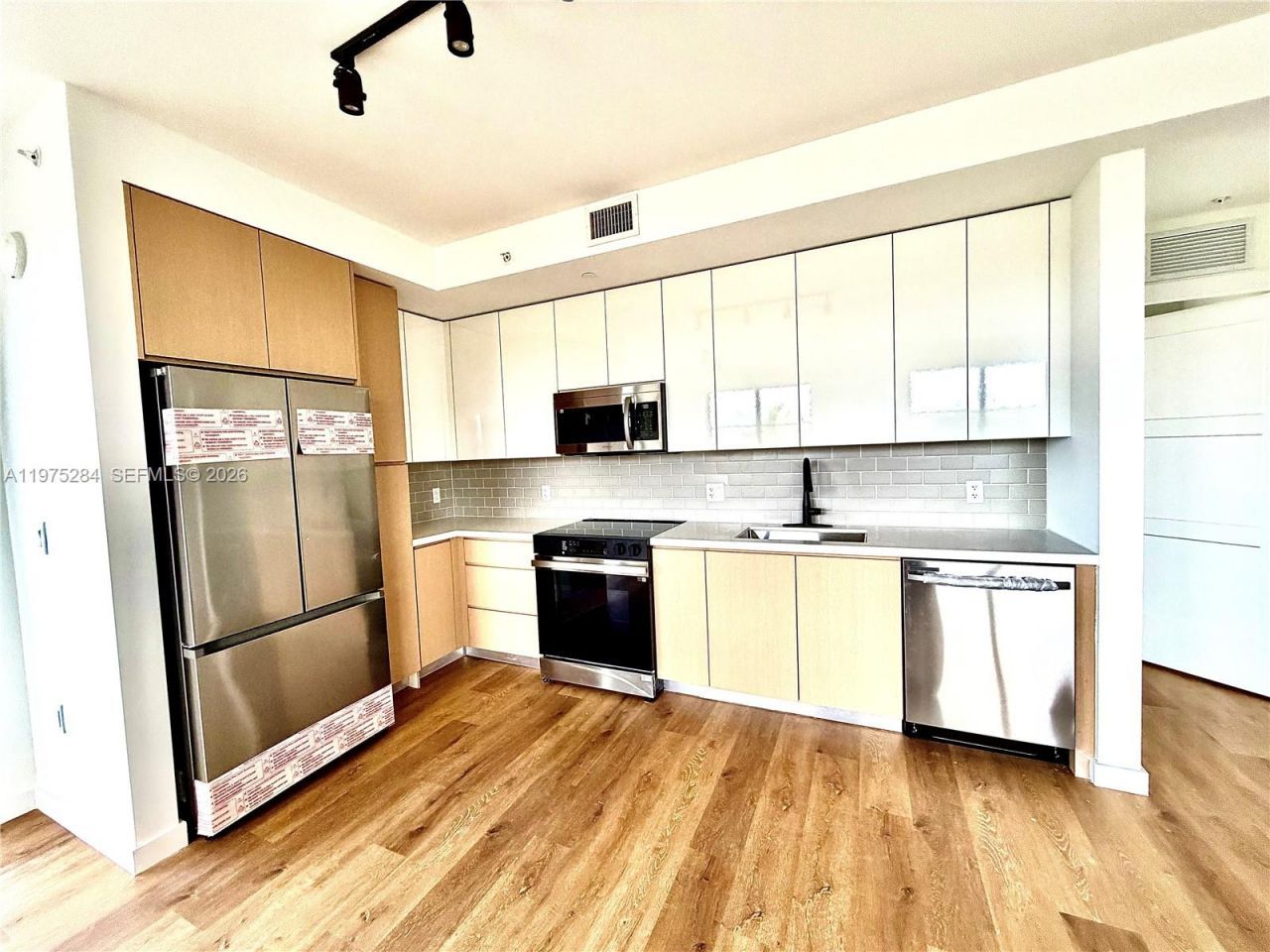 1650 NE 124th St, Unit 621, North Miami, FL 33181 Photo