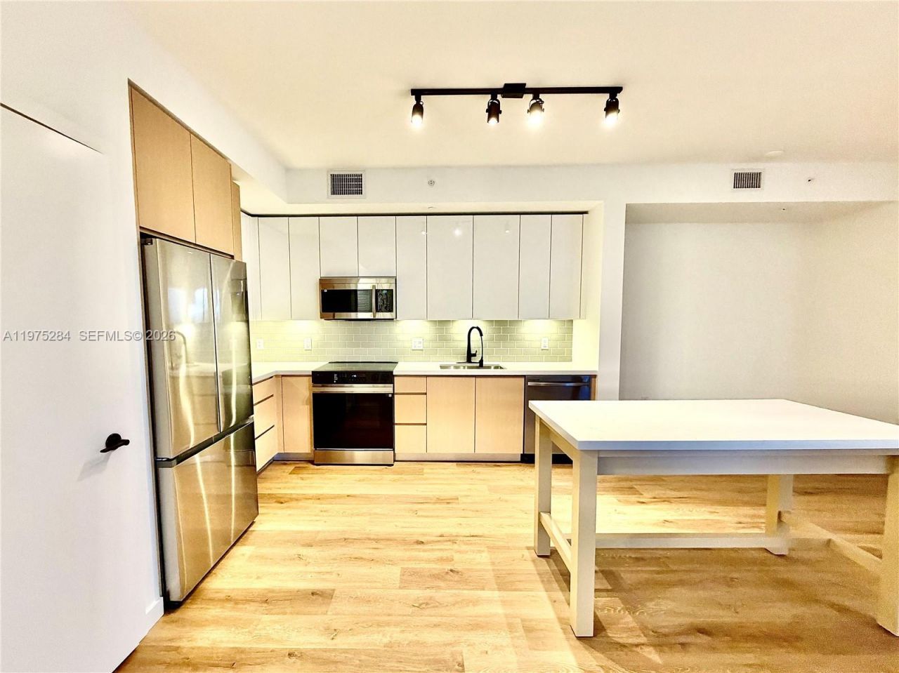 1650 NE 124th St, Unit 621, North Miami, FL 33181 Photo