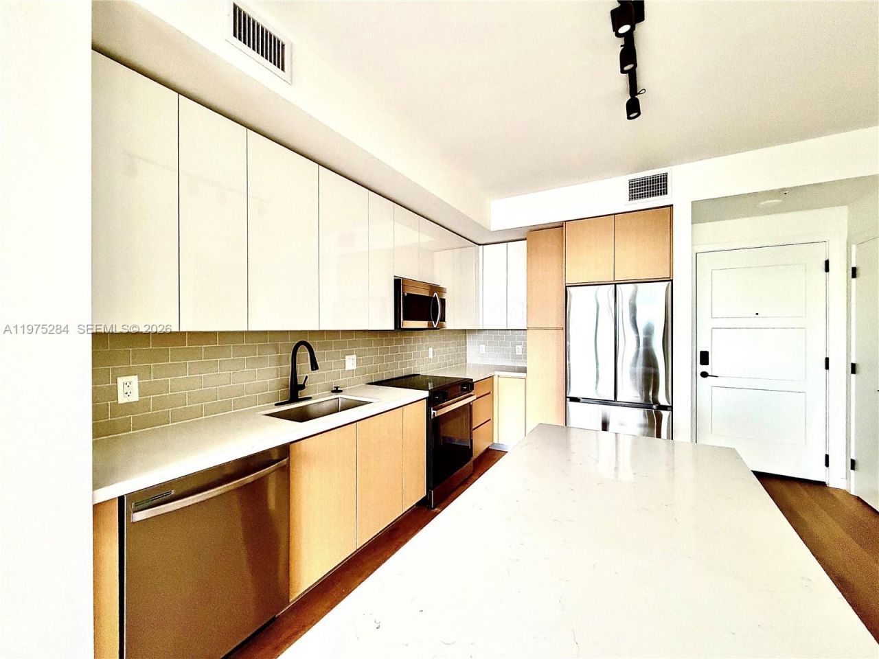 1650 NE 124th St, Unit 621, North Miami, FL 33181 Photo