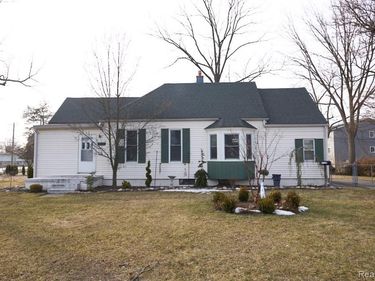 5915 Merriman Road, Garden City, MI 48135