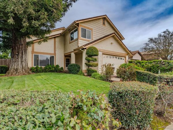 9960 Rio Cosumnes Cir, Elk Grove, CA 95624