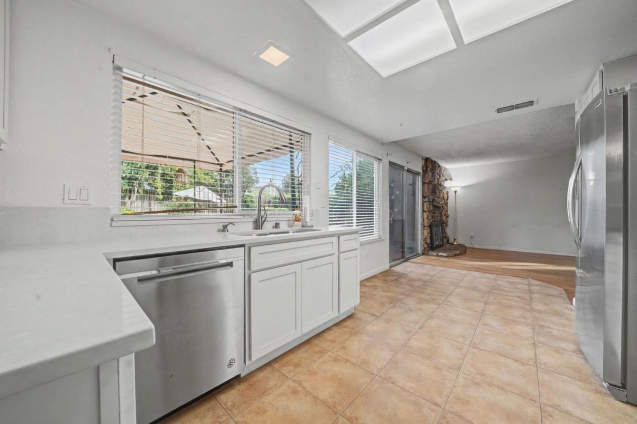 9960 Rio Cosumnes Cir, Elk Grove, CA 95624 Photo