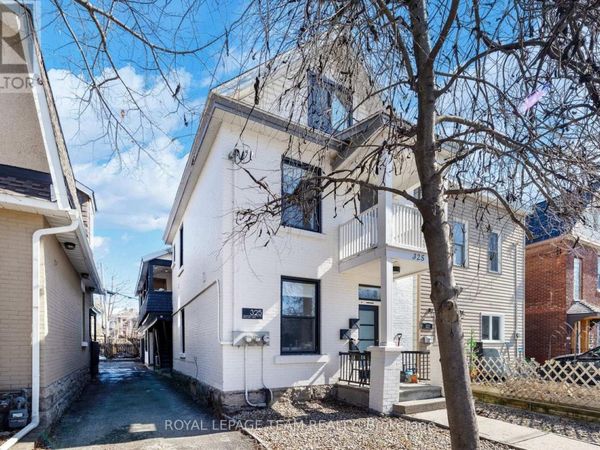325 Hinchey Avenue, Unit B, Ottawa, ON K1Y1M1