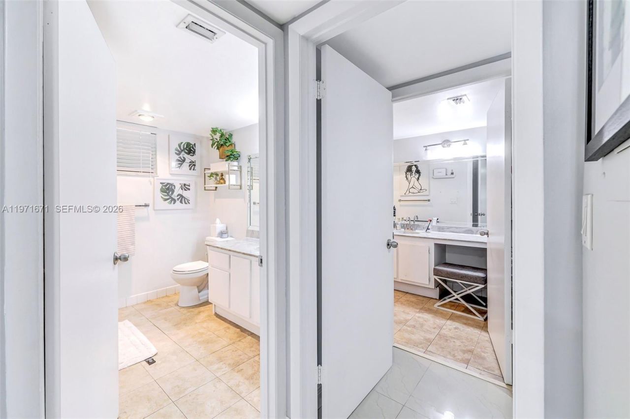 601 Ives Dairy Rd, Unit 00, Miami, FL 33179 Photo