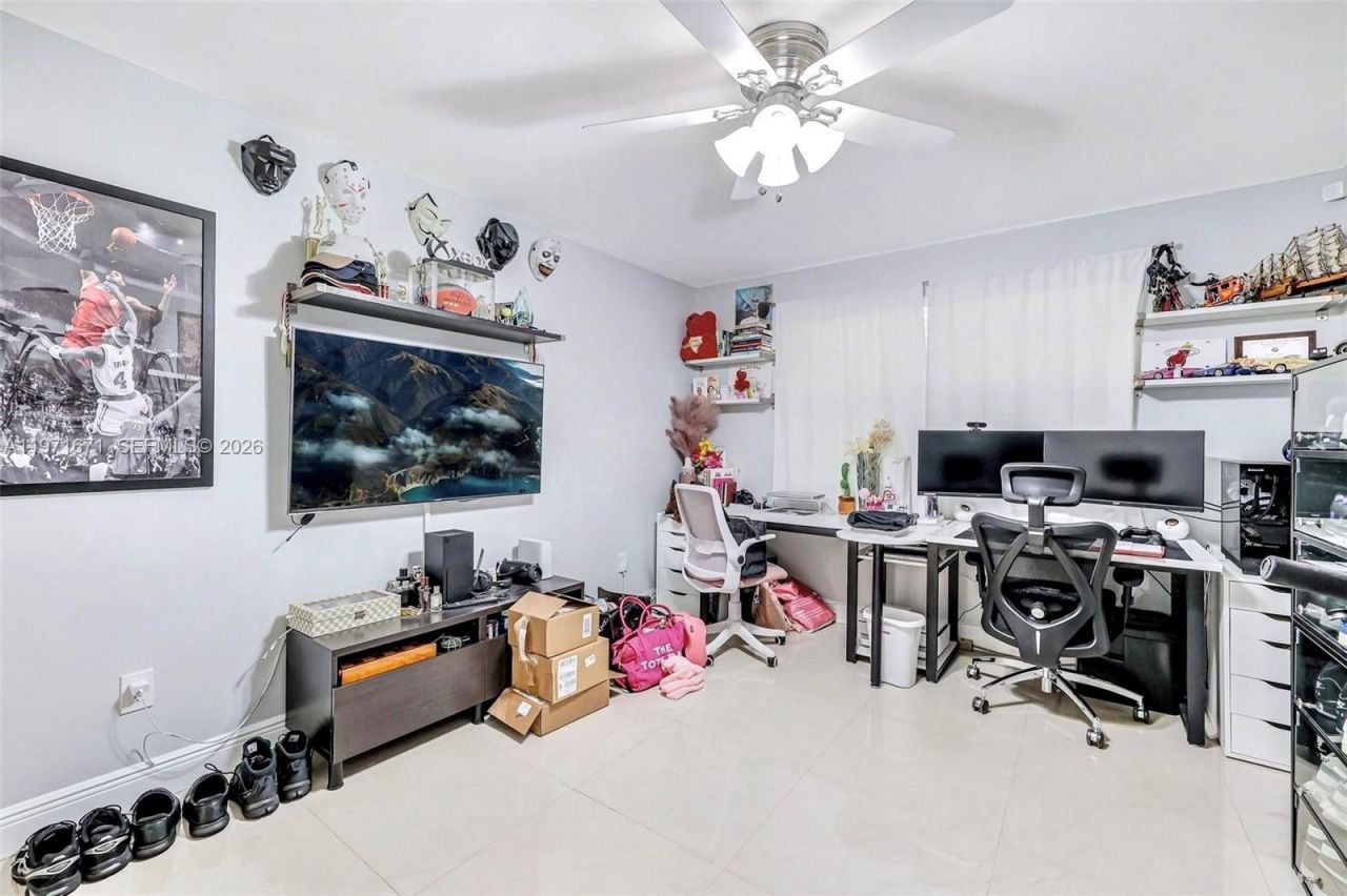 601 Ives Dairy Rd, Unit 00, Miami, FL 33179 Photo