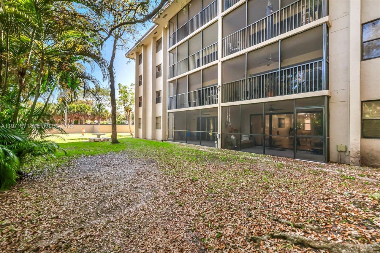 601 Ives Dairy Rd, Unit 00, Miami, FL 33179 Photo