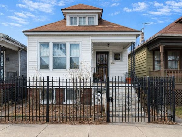 8748 S Marquette Avenue , Chicago, IL 60617