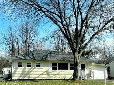 11711 Schram Street , Grand Blanc, MI 48439