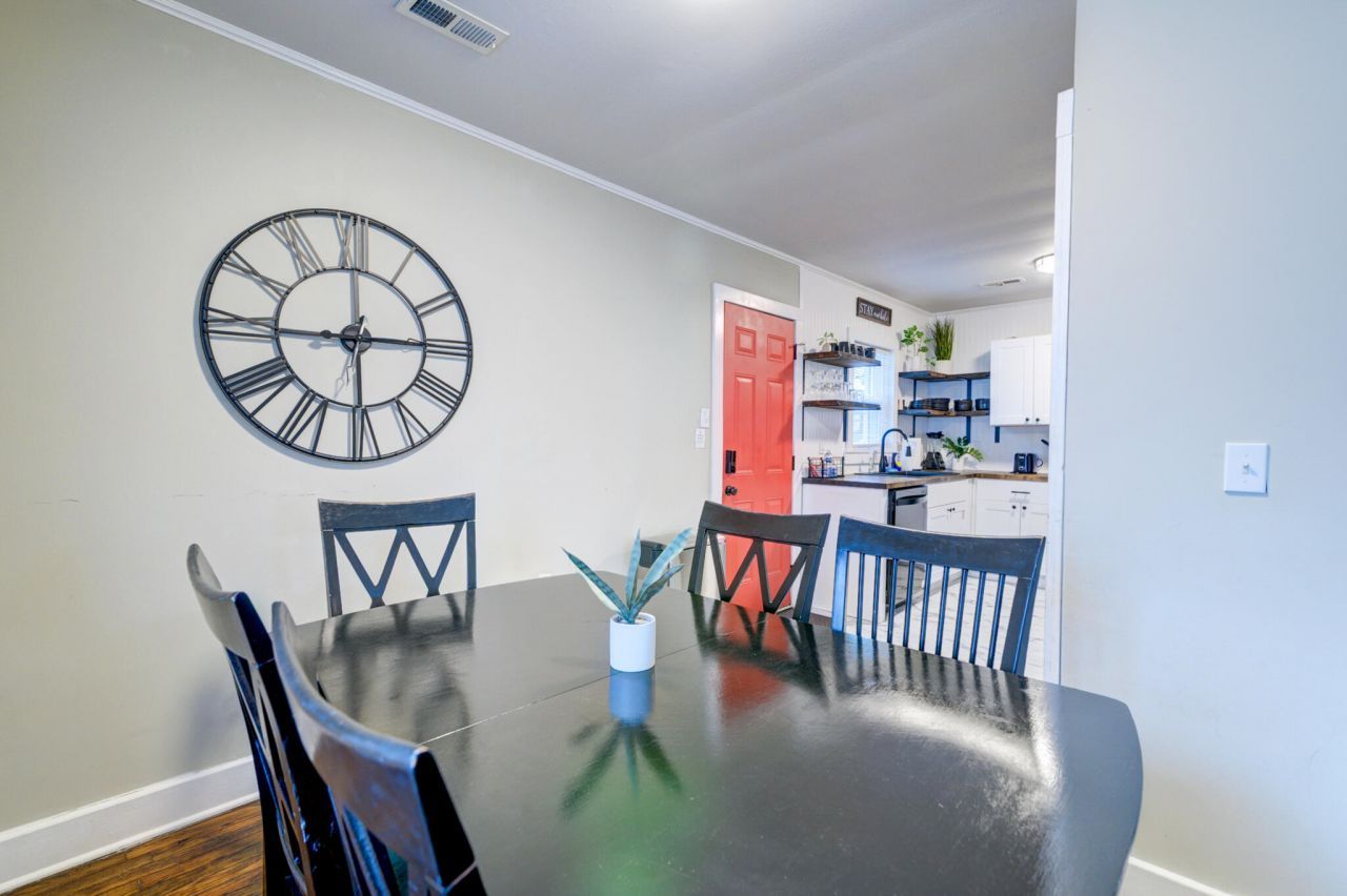 5428 Marie Street Photo 6