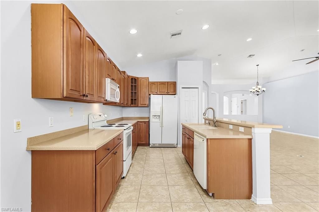 9180 Spanish Moss Way, Unit 922, Bonita Springs, FL 34135 Photo