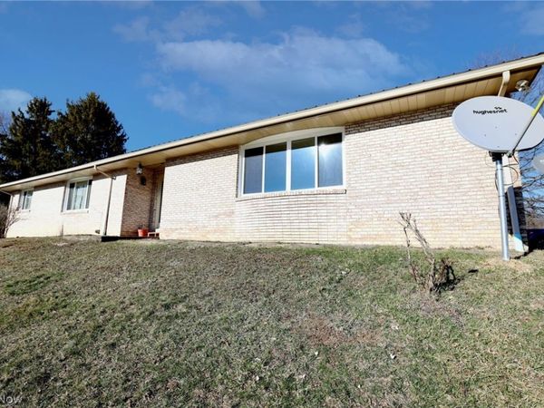 125 Meadowood Drive, New Cumberland, WV 26047