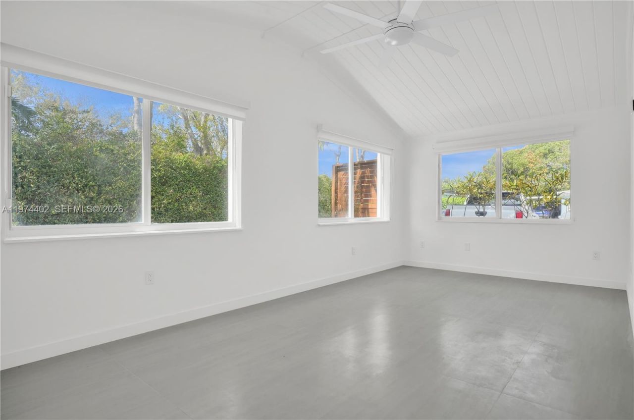 7030 SW 58th St, Miami, FL 33143 Photo