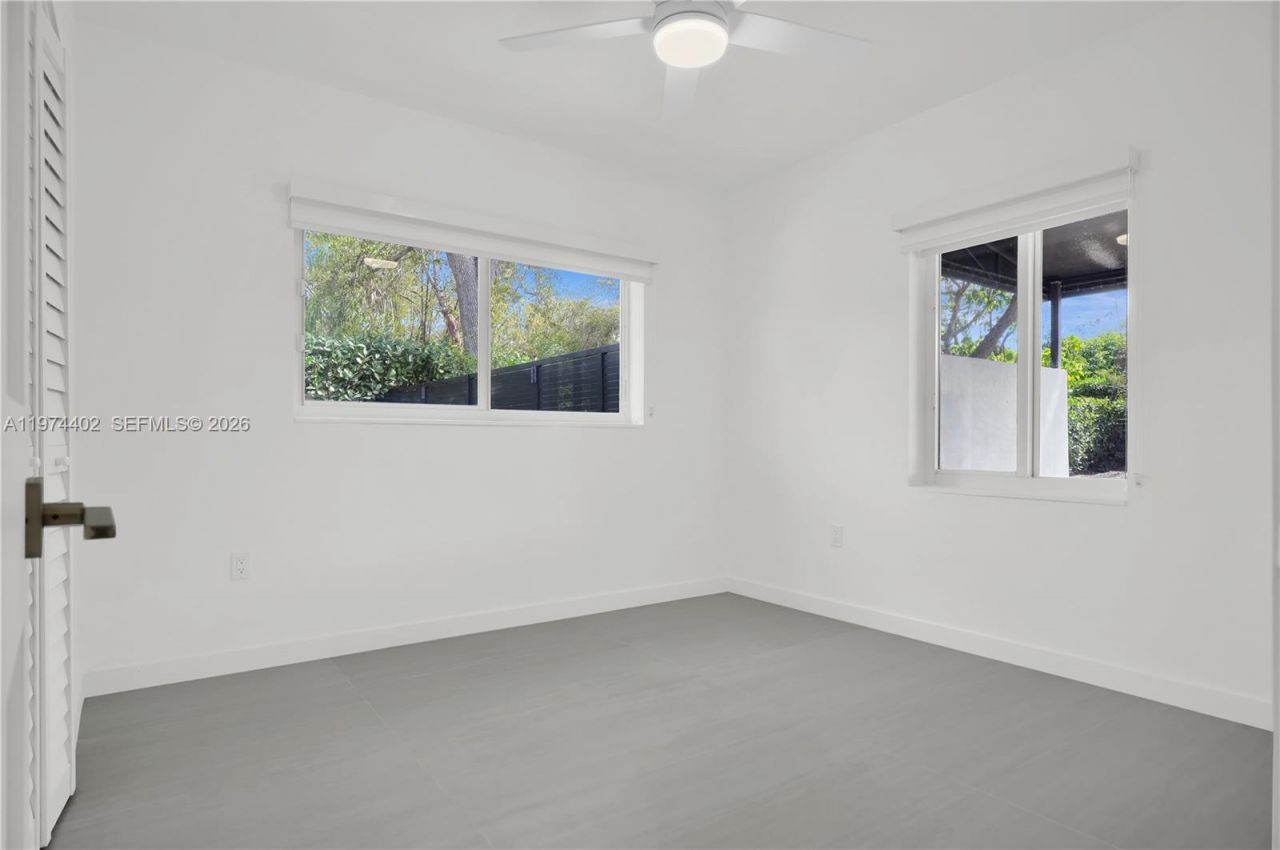 7030 SW 58th St, Miami, FL 33143 Photo