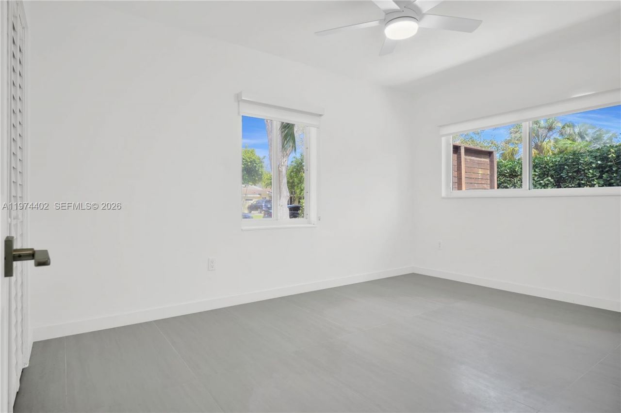 7030 SW 58th St, Miami, FL 33143 Photo