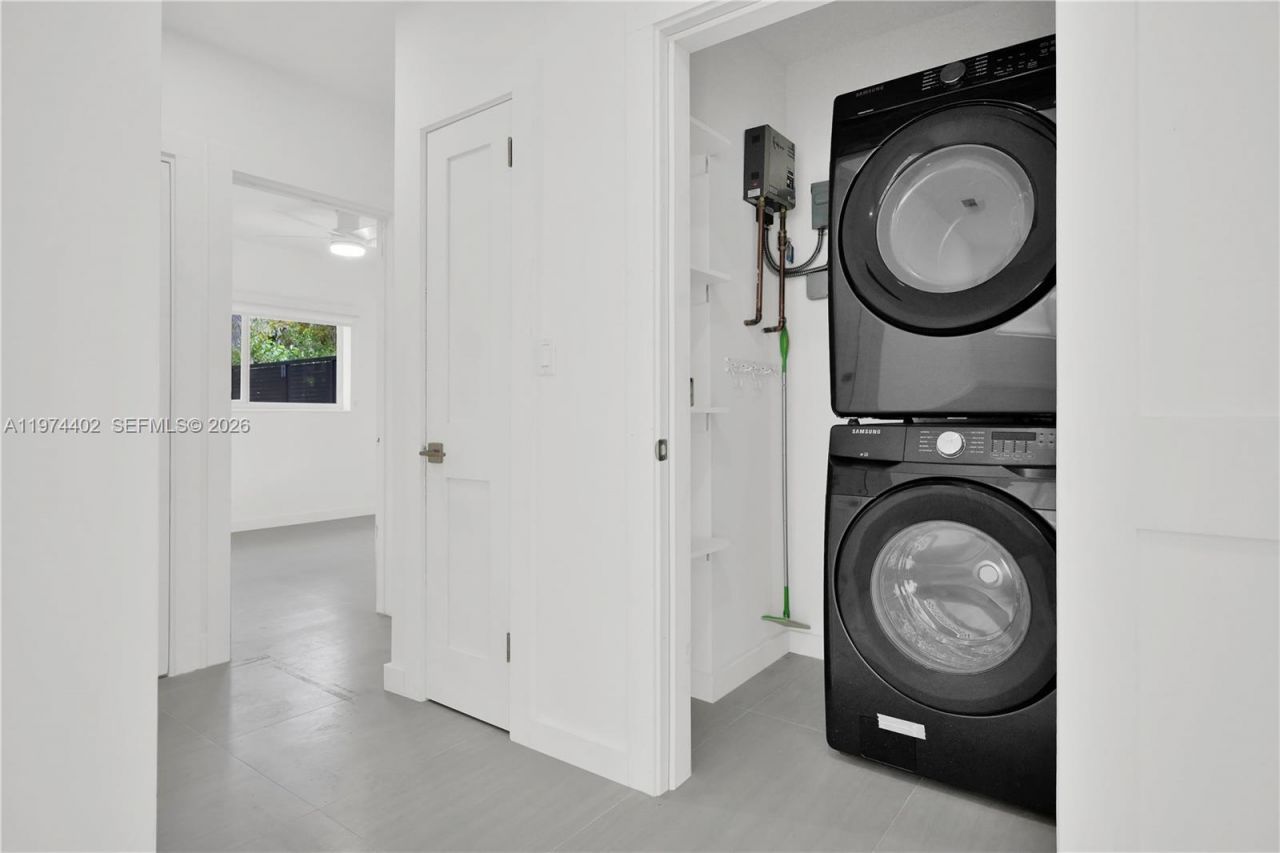 7030 SW 58th St, Miami, FL 33143 Photo