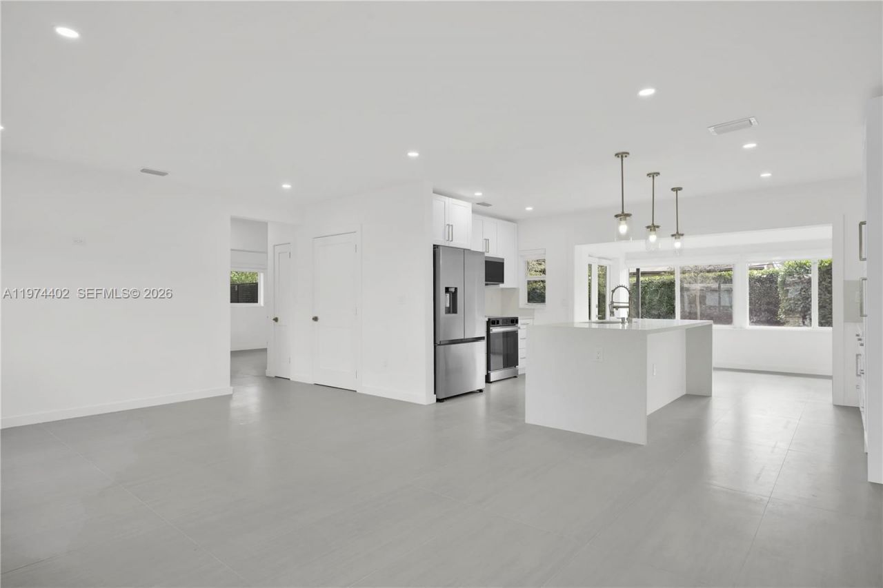 7030 SW 58th St, Miami, FL 33143 Photo