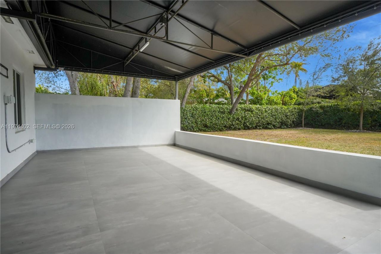 7030 SW 58th St, Miami, FL 33143 Photo