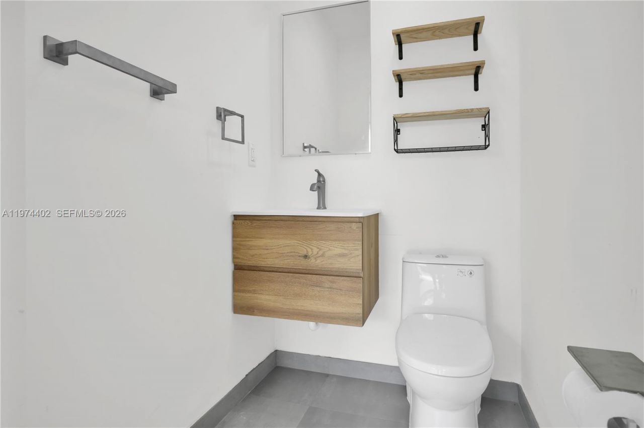 7030 SW 58th St, Miami, FL 33143 Photo