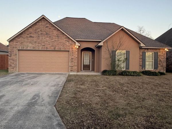 17066 Jamestowne Dr, Prairieville, LA 70769