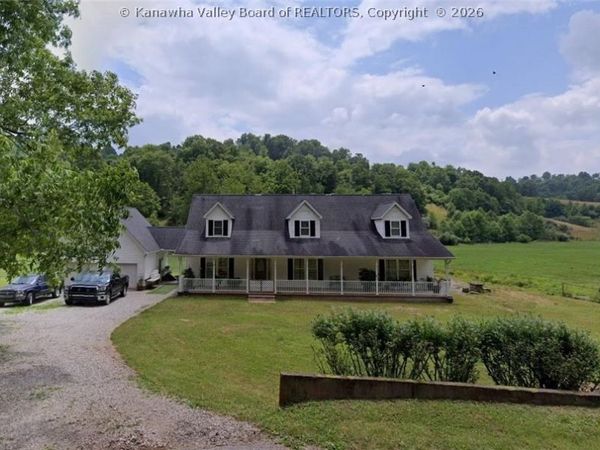 621 Seamans Fork Road, Reedy, WV 25270