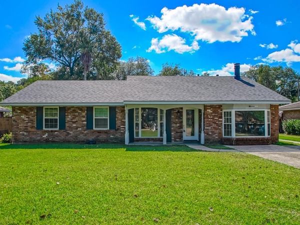 308 ROBIN HOOD Drive , Covington, LA 70433