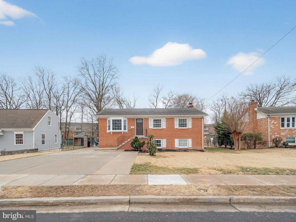 10127 Lomond Drive, Manassas, VA 20109 Main Photo