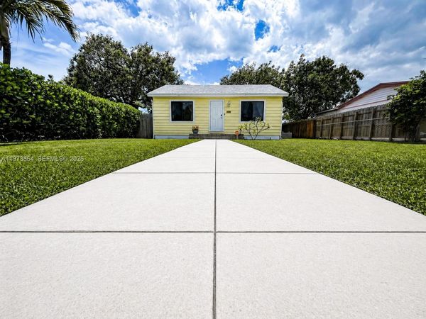2330 Scott St, Hollywood, FL 33020