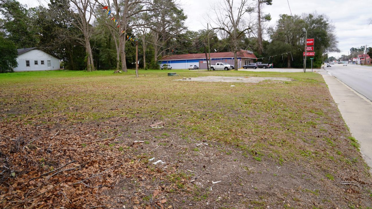 5636 Memorial Boulevard Photo 11