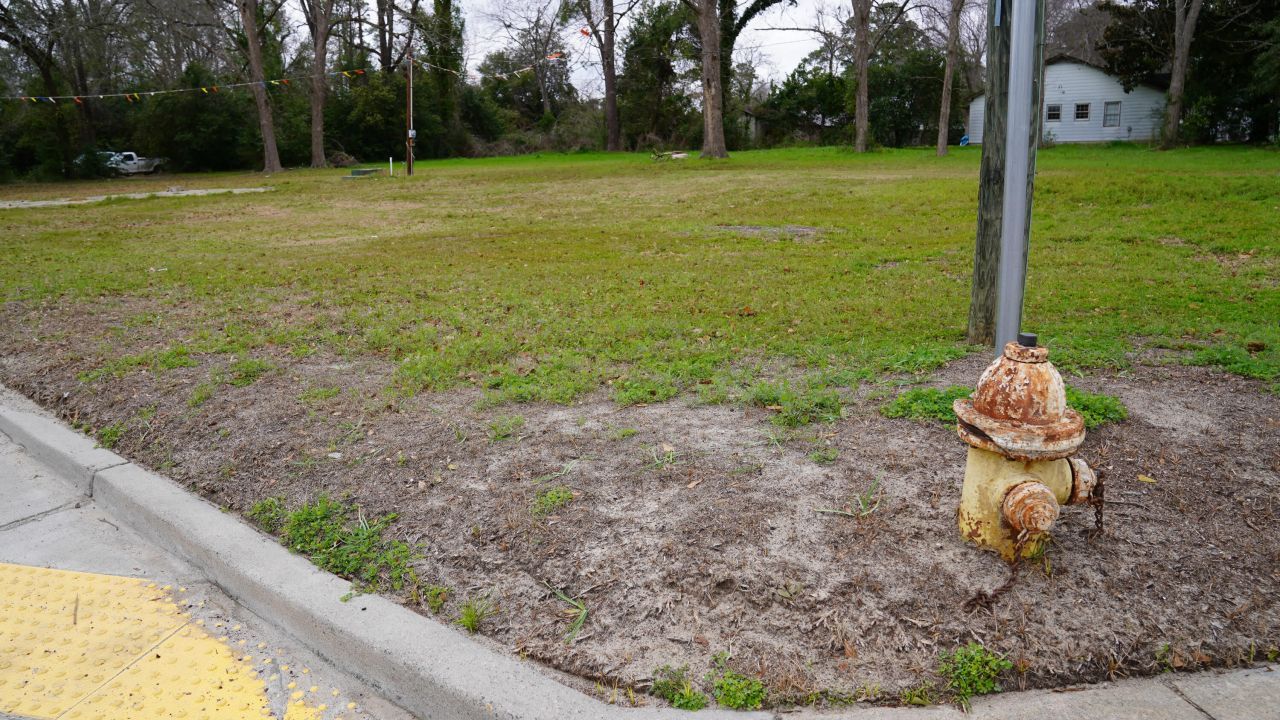 5636 Memorial Boulevard Photo 9