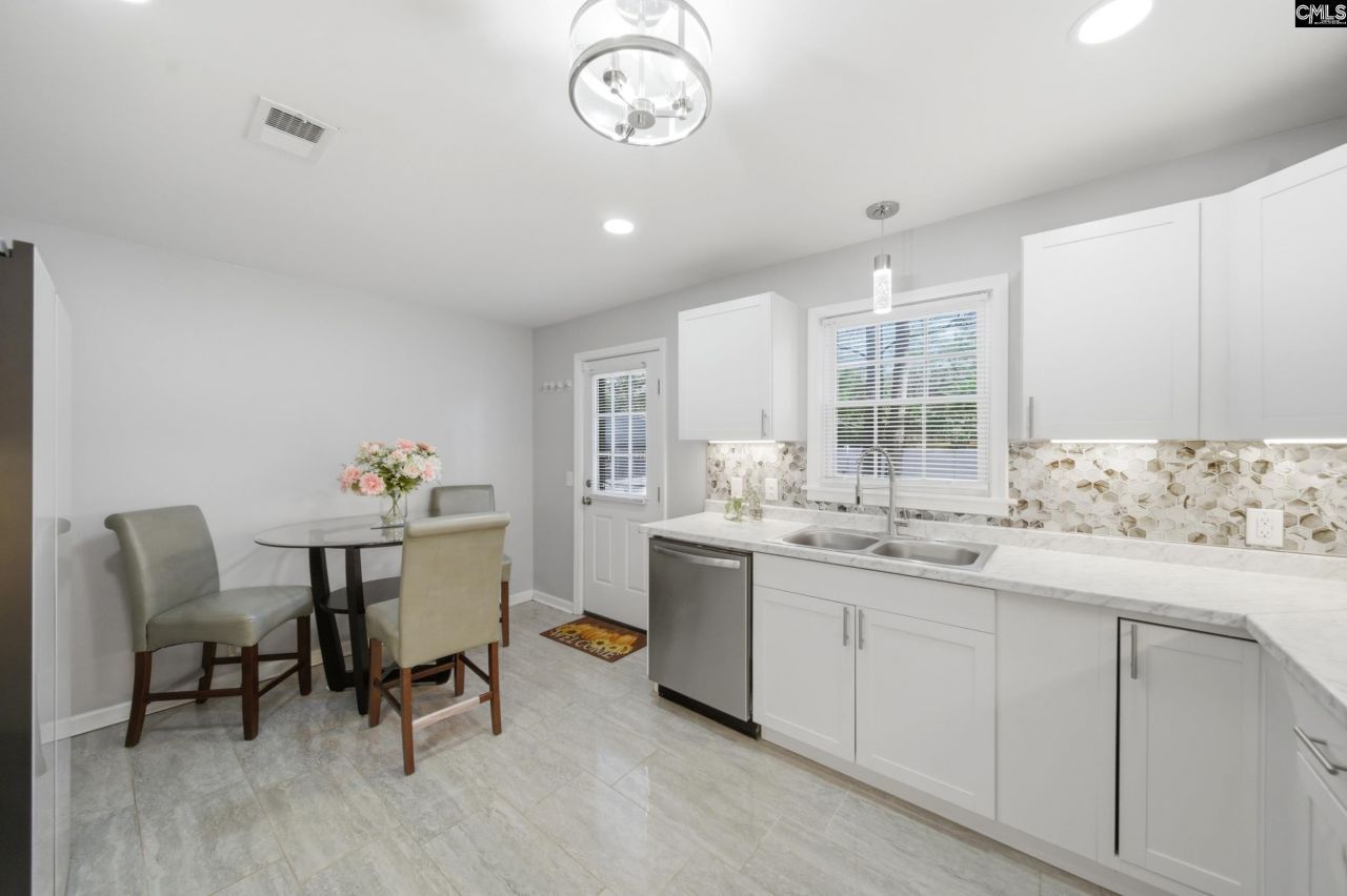 224 Foxhunt Road Photo 9