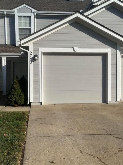 5712 NW Plantation Lane, Lees Summit, MO 64064 Main Photo