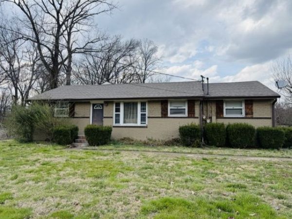 340 Foxglove Dr, Nashville, TN 37211