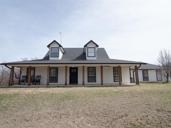 725 Hunter Trail, Bridgeport, TX 76426