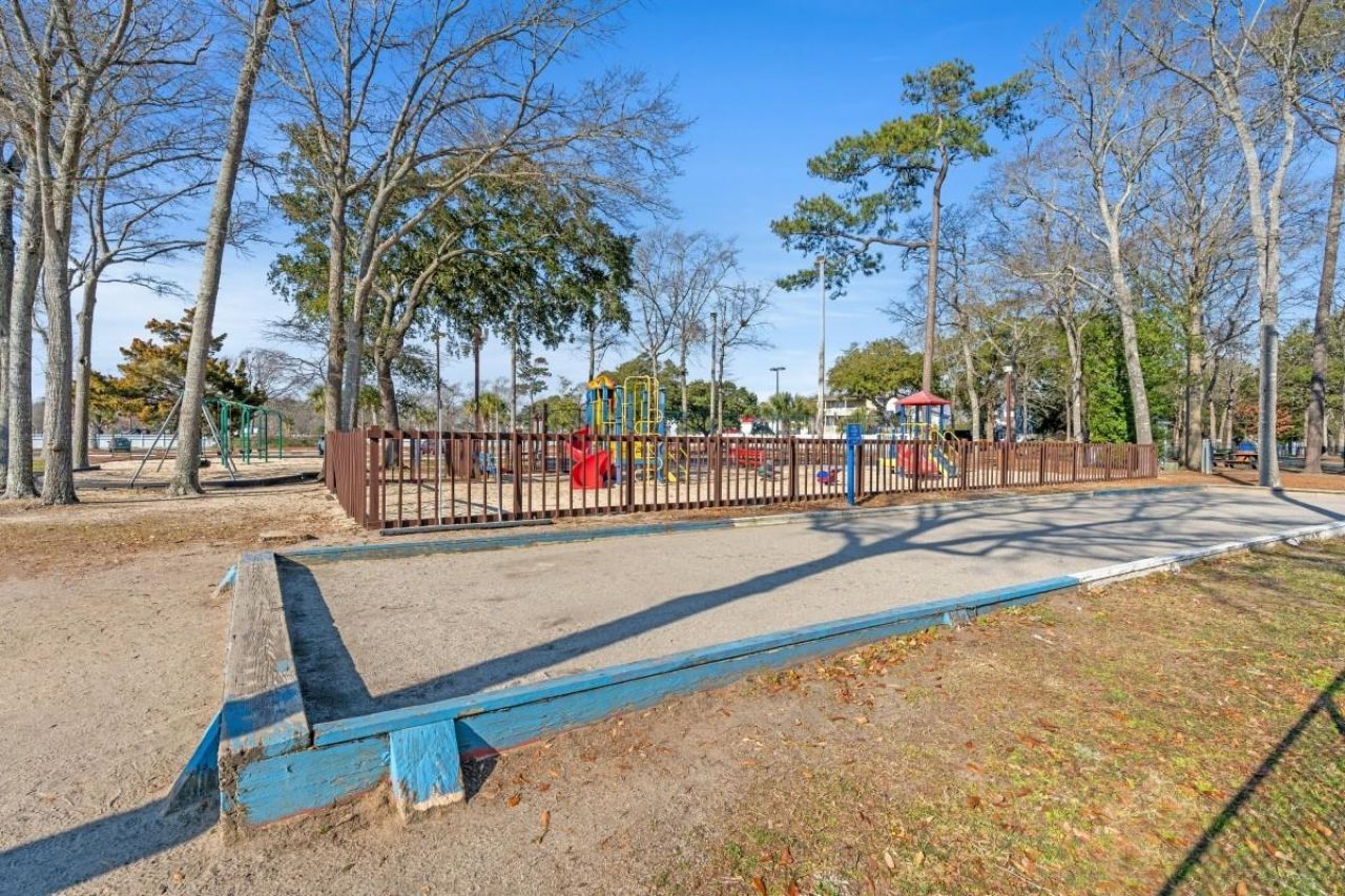 5905 South Kings Hwy.  Photo 26