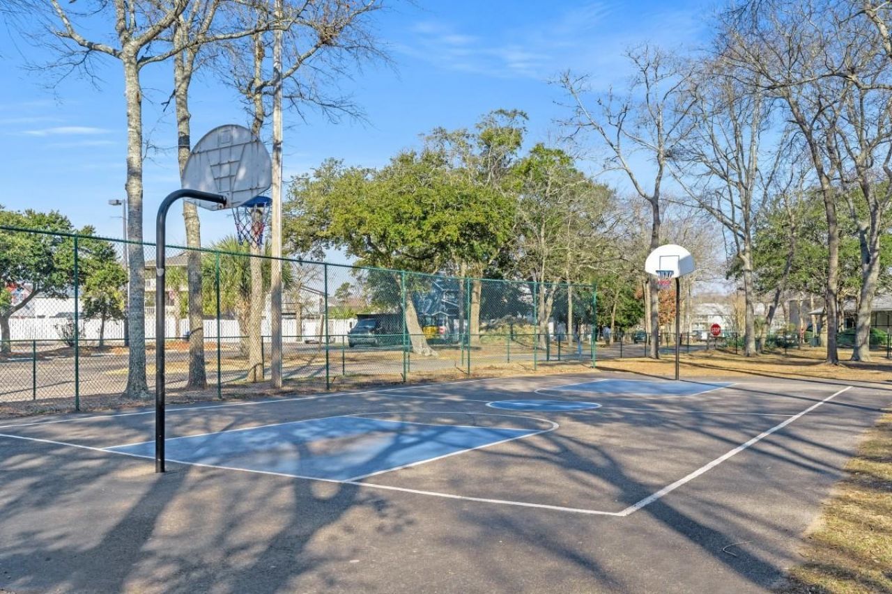 5905 South Kings Hwy.  Photo 33