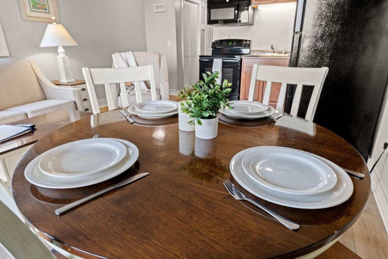 5905 South Kings Hwy.  Photo 7