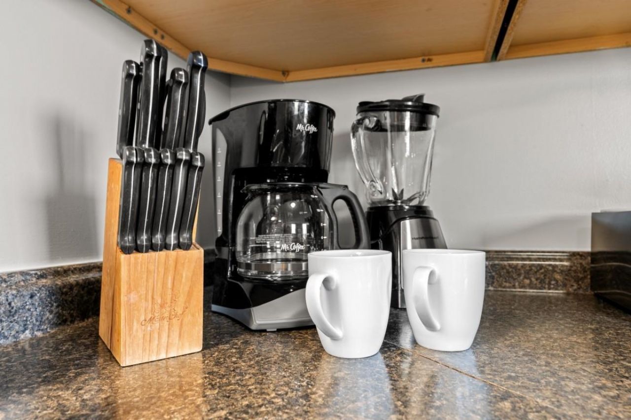 5905 South Kings Hwy.  Photo 9