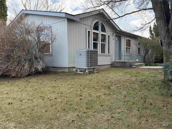 151 Quicksilver Ave., Hagerman, ID 83332