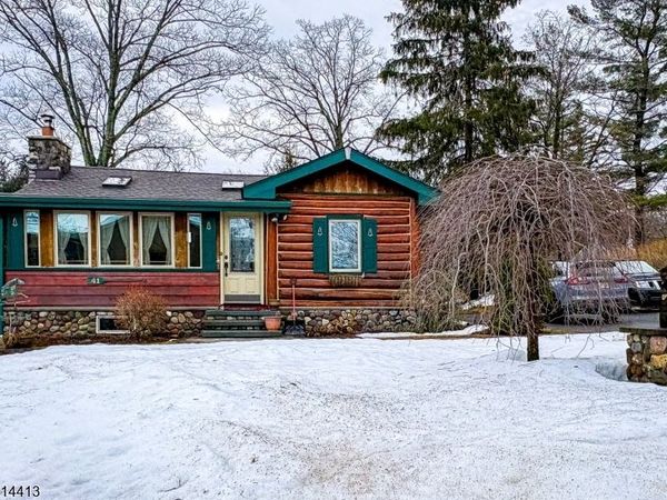 41 Hillside Ave, Jefferson, NJ 07460