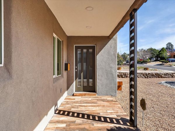 1025 Roma Avenue NE, Albuquerque, NM 87106