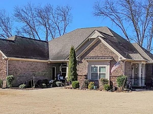 18795 S Haven Circle S, Athens, AL 35613