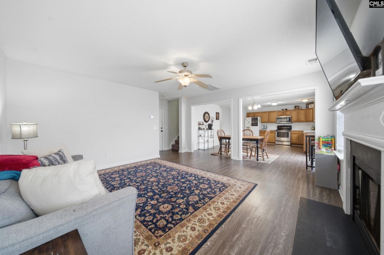 106 Drooping Leaf Drive  Photo 11