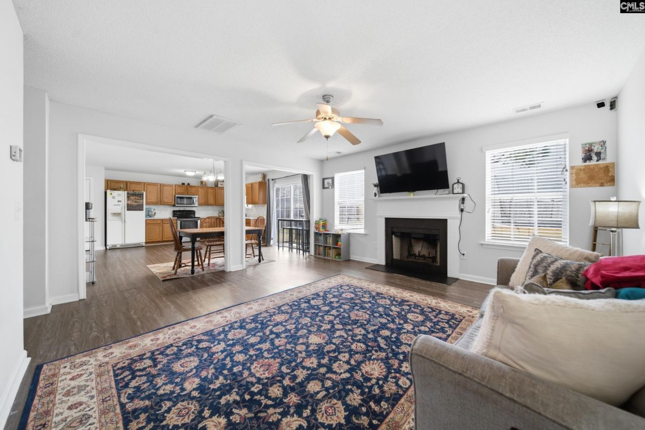 106 Drooping Leaf Drive  Photo 12