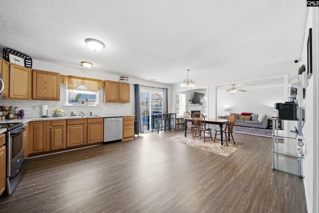 106 Drooping Leaf Drive  Photo 8