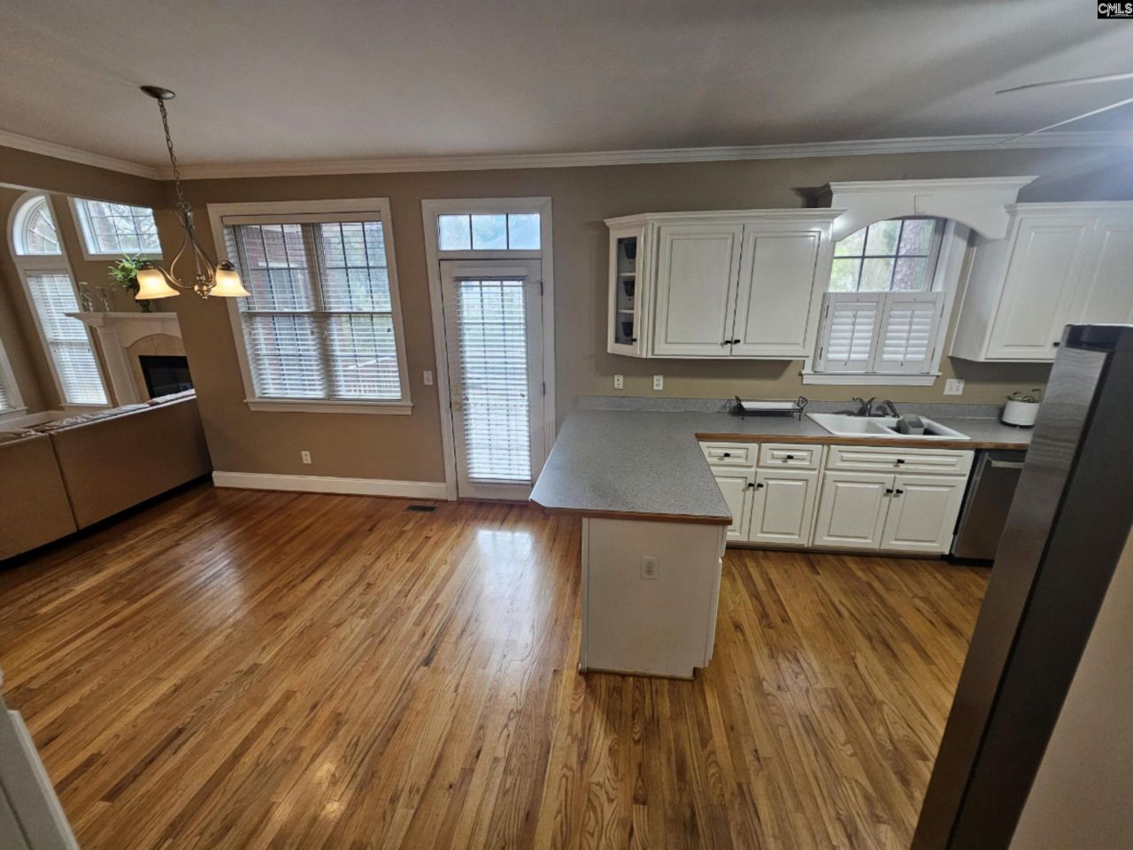 106 Arbor Place Drive  Photo 11