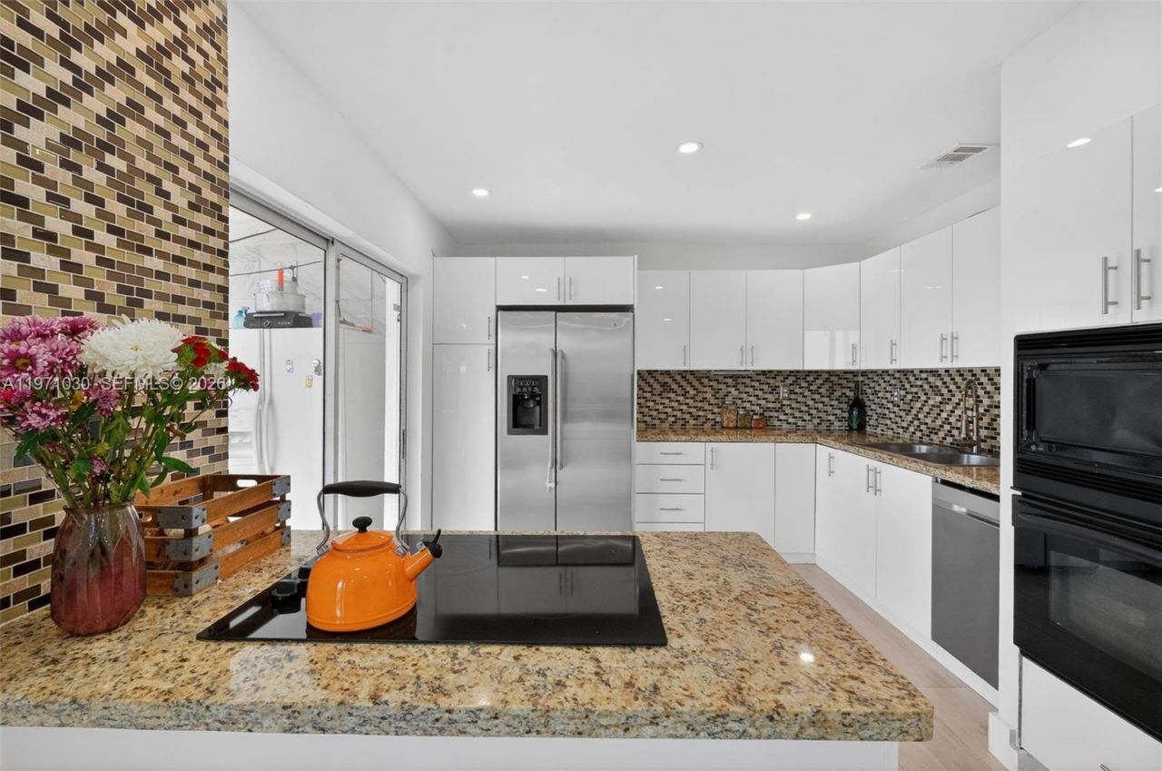 13758 SW 160th Ter, Miami, FL 33177 Photo