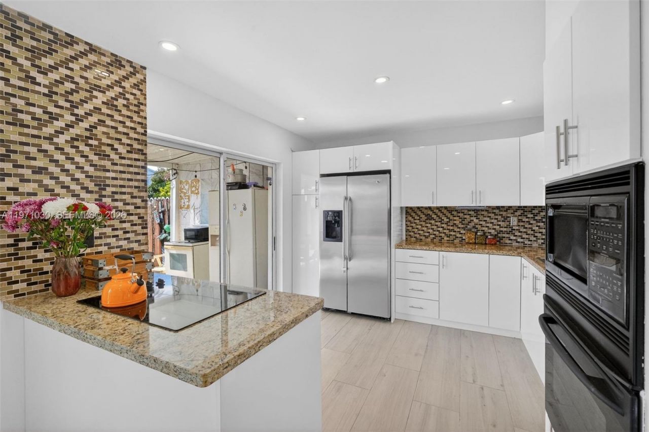 13758 SW 160th Ter, Miami, FL 33177 Photo