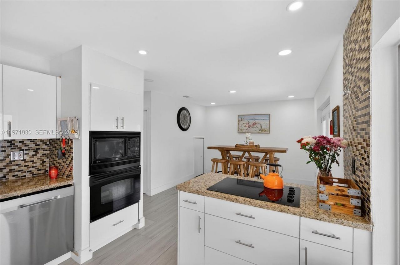 13758 SW 160th Ter, Miami, FL 33177 Photo